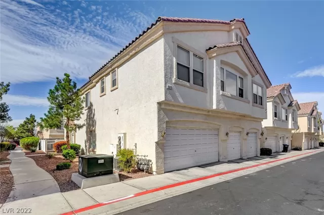 MLS: 2381064 Condo For Sale