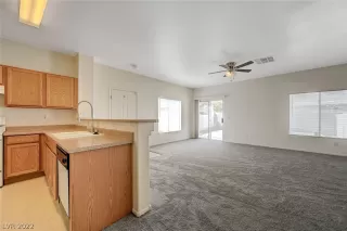 Photo #5: 2381064 Listing