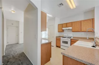 Photo #6: 2381064 Listing