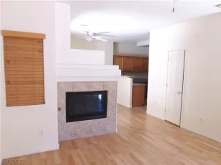 Photo #3: 2381066 Listing 