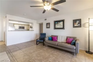 Photo #6: 2381071 Listing