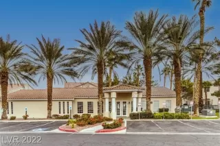 Photo #2: 2381083 Listing 