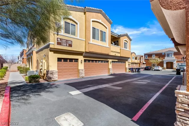 MLS: 2381112 Condo For Sale