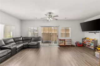 Photo #2: 2381112 Listing