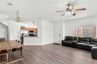 Photo #6: 2381112 Listing