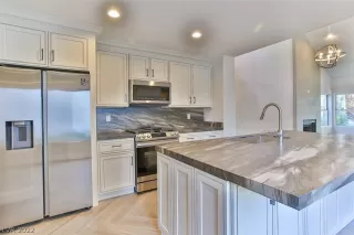 Photo #4: 2381125 Listing 