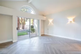 Photo #6: 2381125 Listing 