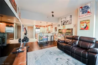 Photo #2: 2381132 Listing 