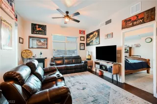 Photo #4: 2381132 Listing 