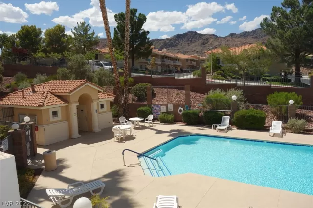 MLS: 2381182 Condo For Sale