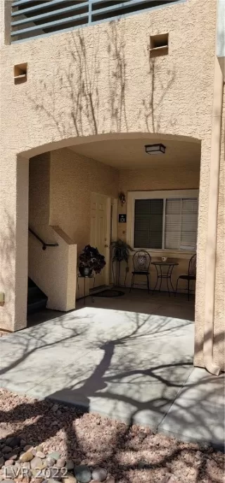 Photo #2: 2381182 Listing