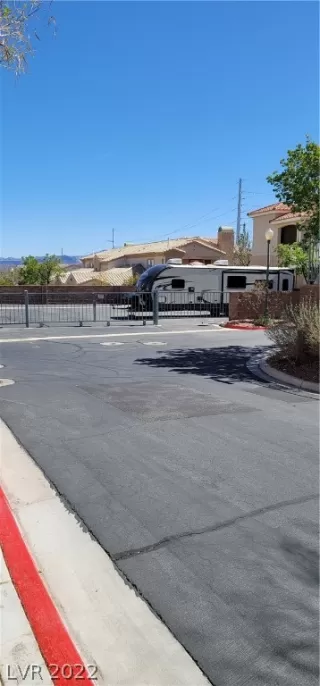 Photo #4: 2381182 Listing