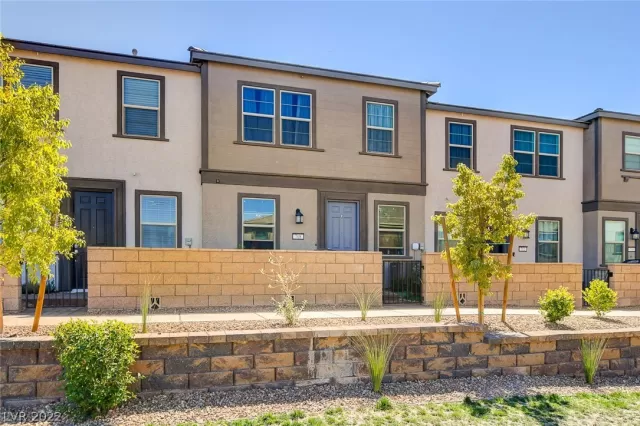 MLS: 2381209 Condo For Sale