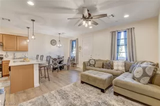 Photo #1: 2381209 Listing