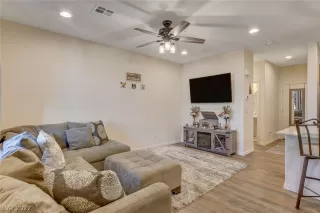 Photo #2: 2381209 Listing