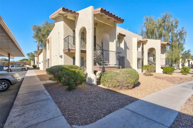 MLS: 2381222 Condo For Sale