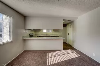 Photo #5: 2381222 Listing 