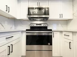 Photo #1: 2381232 Listing