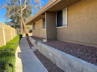 Photo #1: 2381235 Listing 