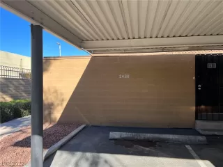 Photo #5: 2381235 Listing 