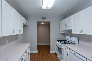 Photo #5: 2381242 Listing 