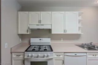 Photo #6: 2381242 Listing 