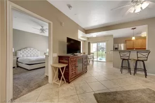 Photo #3: 2381246 Listing 