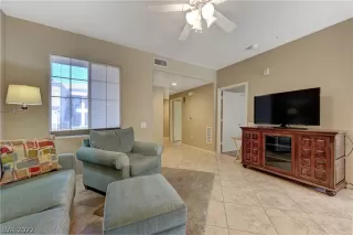 Photo #5: 2381246 Listing 