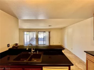 Photo #5: 2381252 Listing