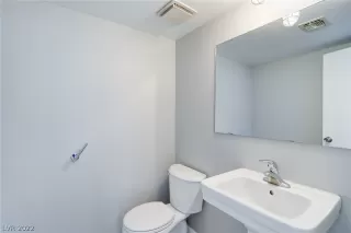 Photo #5: 2381272 Listing 