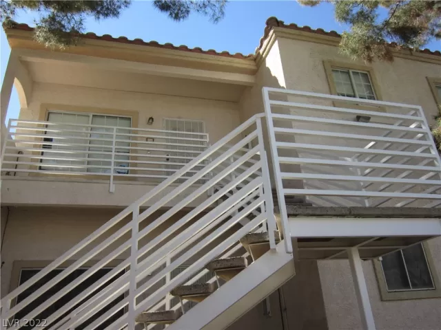 MLS: 2381294 Condo For Sale