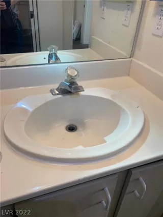 Photo #4: 2381294 Listing