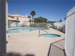 Photo #6: 2381294 Listing