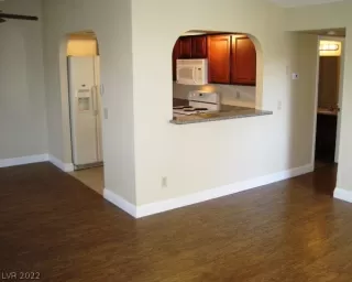 Photo #2: 2381302 Listing 