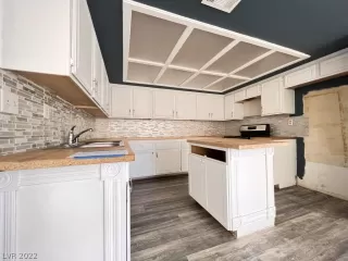 Photo #5: 2381304 Listing