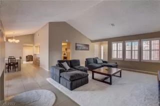 Photo #2: 2381307 Listing