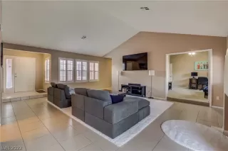 Photo #3: 2381307 Listing