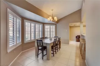 Photo #4: 2381307 Listing