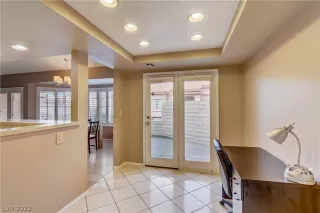 Photo #5: 2381307 Listing