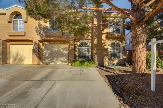 MLS: 2381310 Condo For Sale