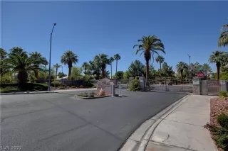 Photo #5: 2381310 Listing