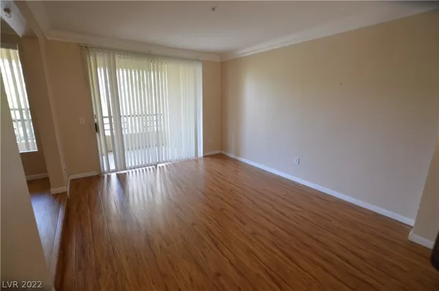 MLS: 2381318 Condo For Sale