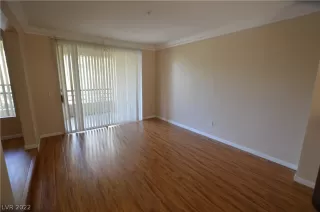 Photo #4: 2381318 Listing