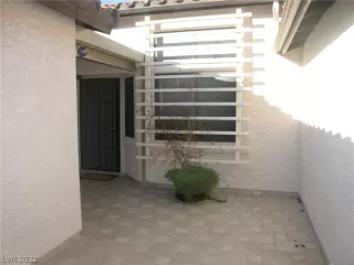 Photo #1: 2381383 Listing 