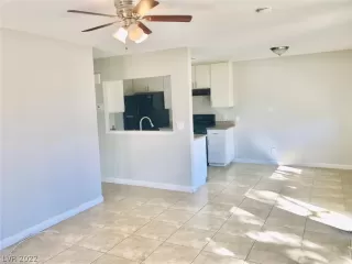 Photo #4: 2381395 Listing