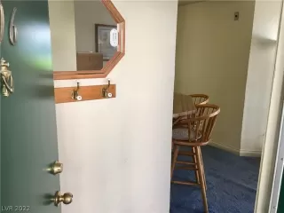 Photo #3: 2381419 Listing