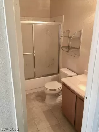 Photo #6: 2381419 Listing