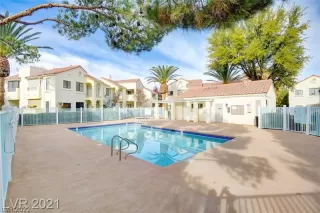 Photo #1: 2381426 Listing 