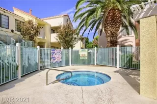 Photo #2: 2381426 Listing 