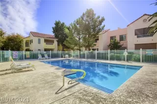 Photo #3: 2381426 Listing 